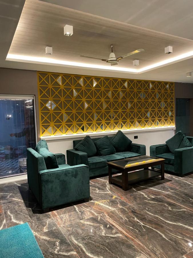 Hotel Sri. Keonjhargarh Exteriér fotografie